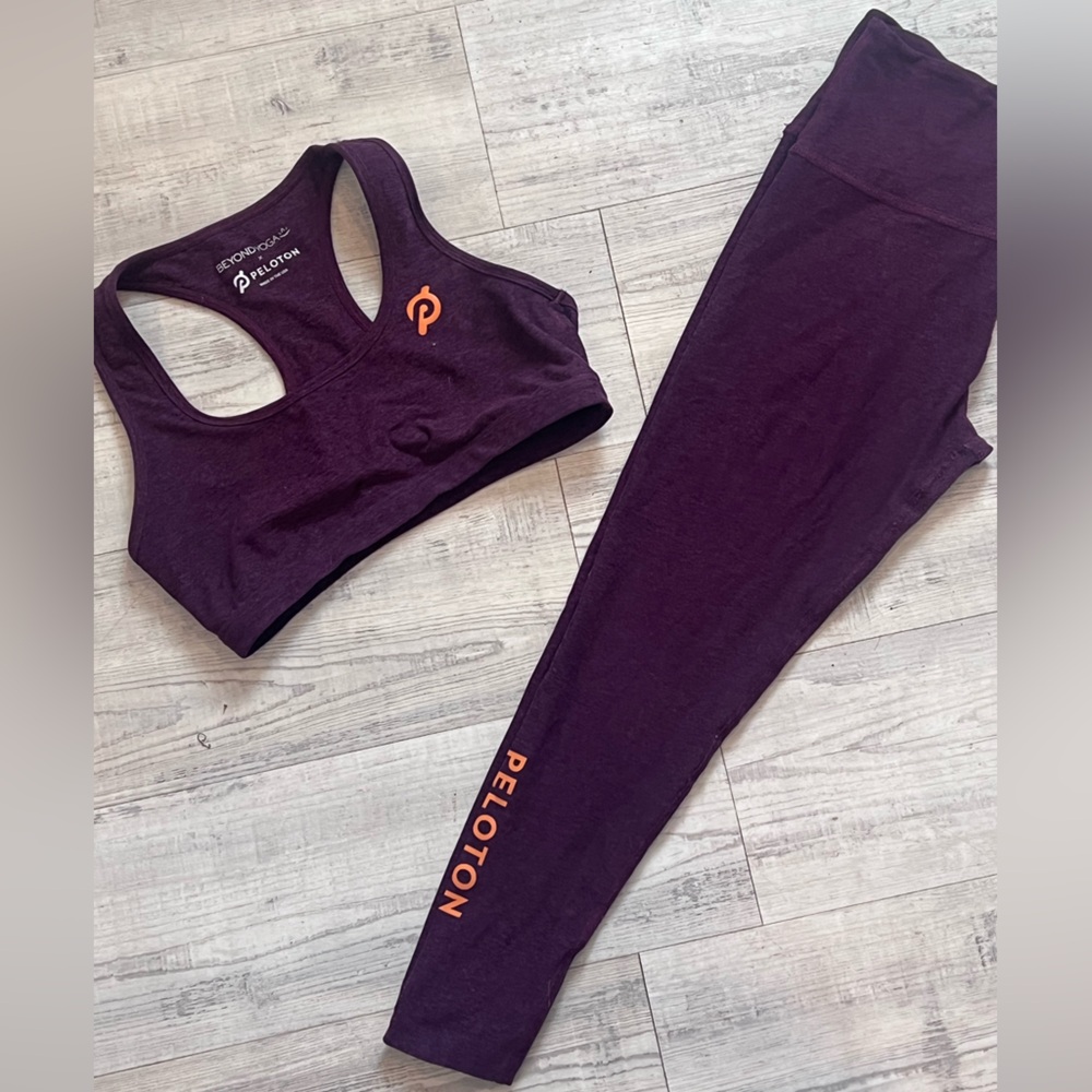 Peloton Women's Beyond Yoga Sports Bra and Leggings Set - Plum